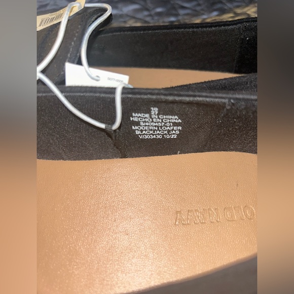 Old navy size 10 loafers women - Picture 2 of 6